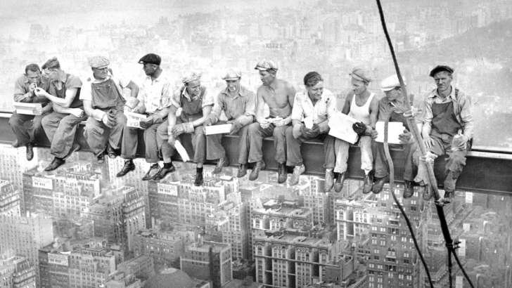 lunchatopskyscraper.jpg
